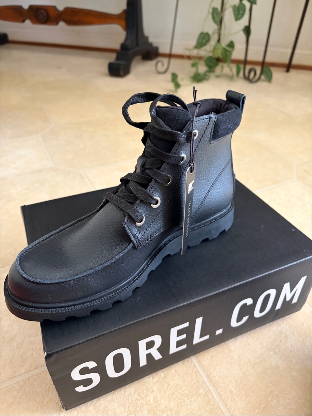 Sorel Youth Madson Moc Toe Waterproof, leather Boots Big Boys 3
